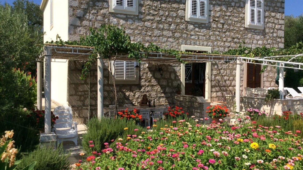 Photo of Outdoor in Broce