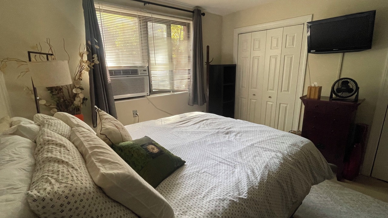 Photo of Bedroom in North Rosslyn