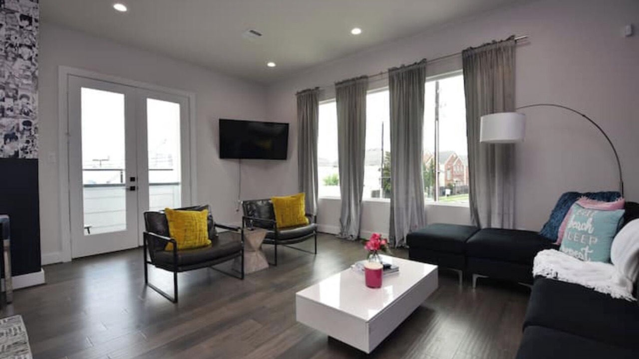 Photo of Livingroom in East Downtown Houston