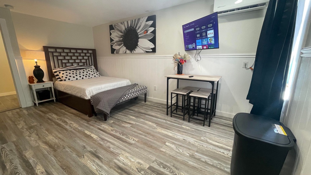 Photo of Bedroom in Globe