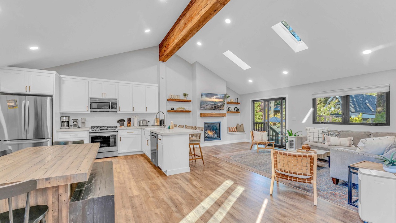 Photo of Livingroom in Comstock Acres