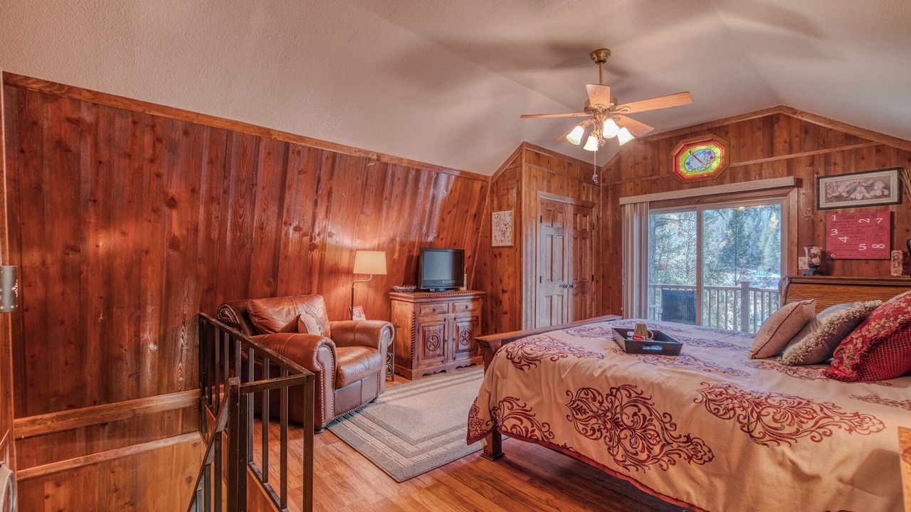 Photo of Bedroom in Cloudcroft