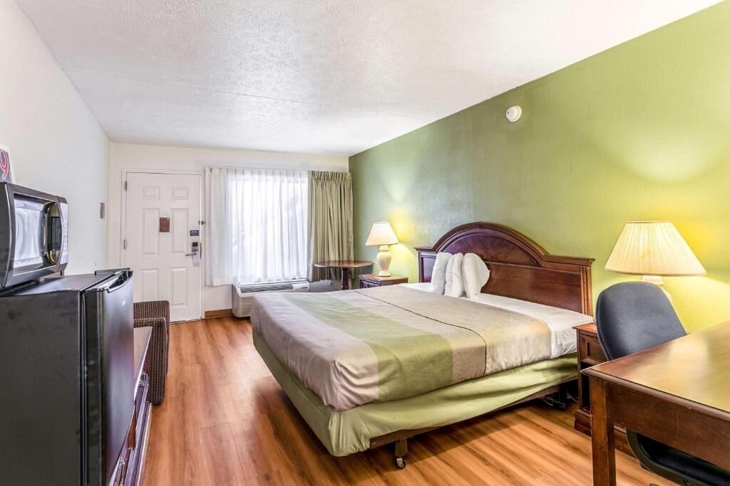 Photo of Bedroom in Edgewood