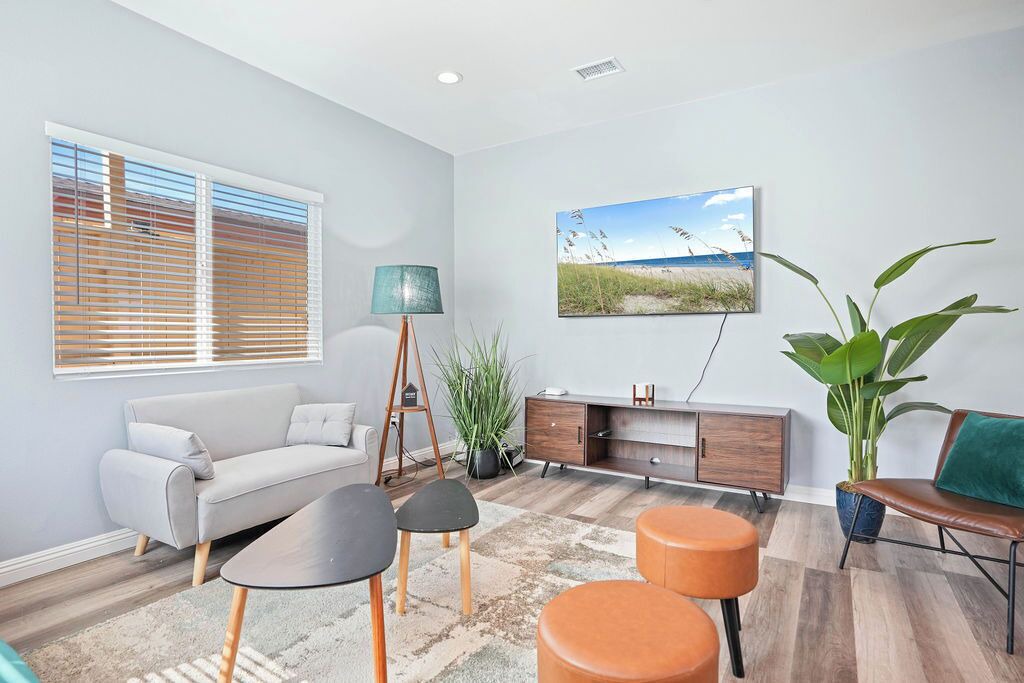 Photo of Bedroom in Los Alamitos