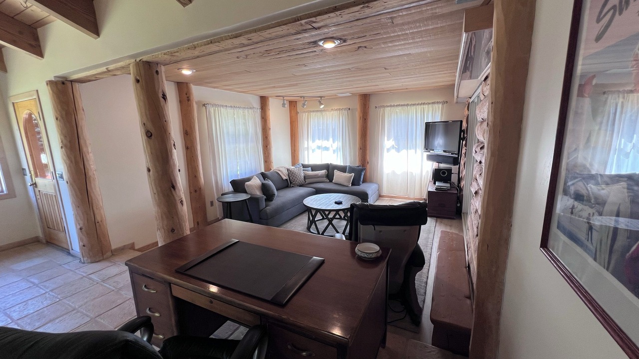 Photo of Livingroom in Hailey