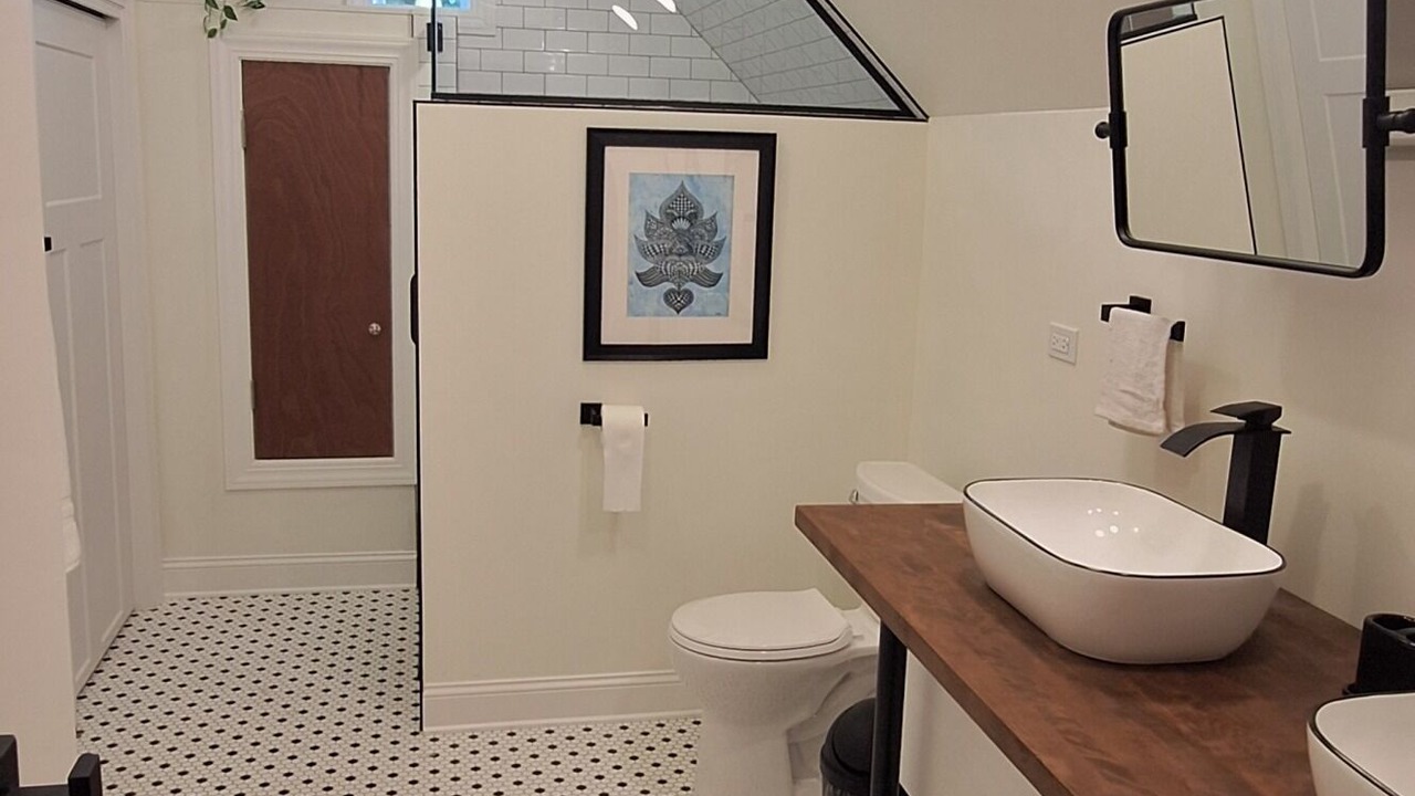 Photo of Bathroom in Oak Park
