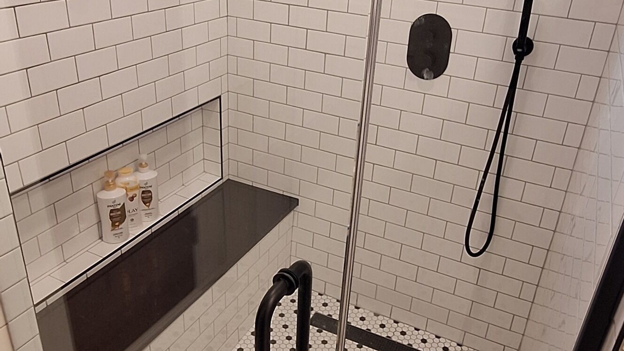Photo of Bathroom in Oak Park