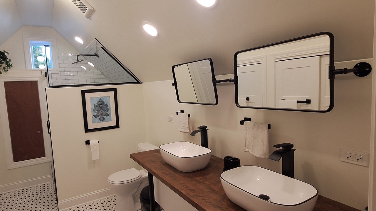 Photo of Bathroom in Oak Park