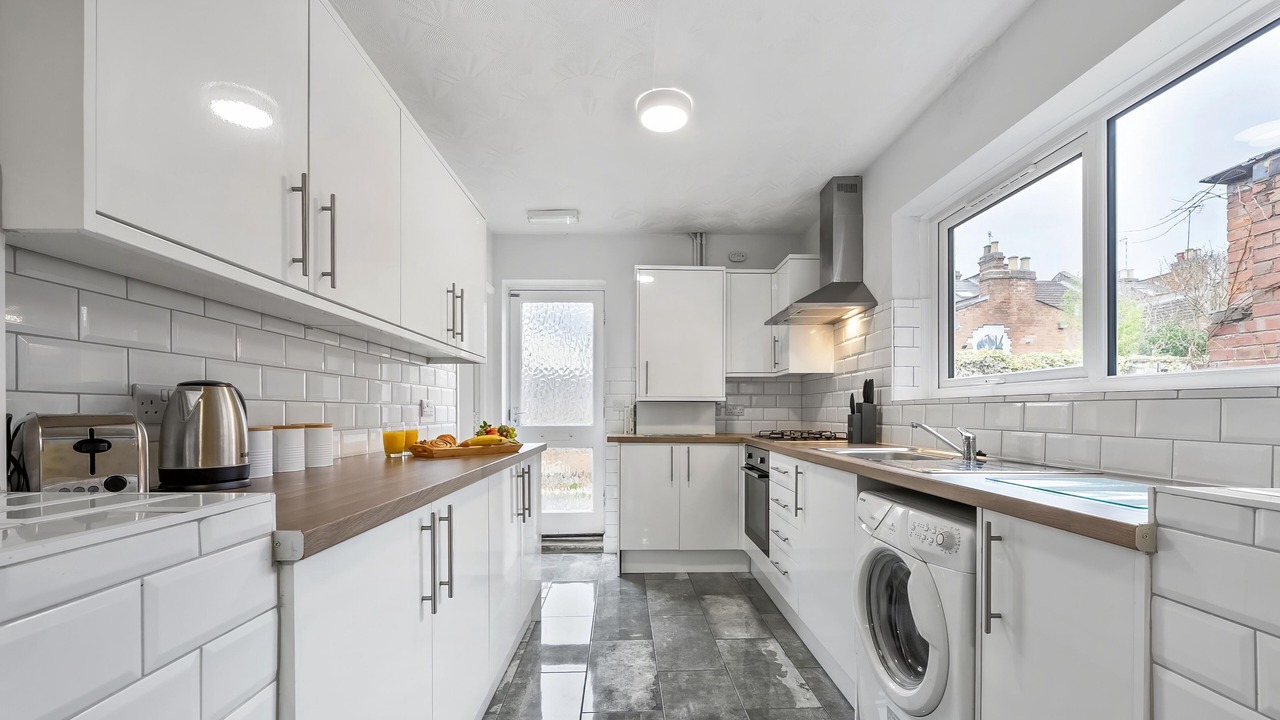 Photo of Kitchen in Leamington Spa