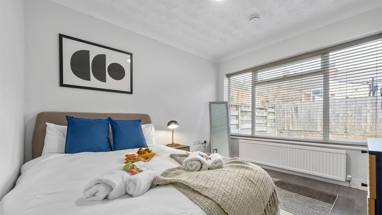 Photo of Bedroom in Leamington Spa