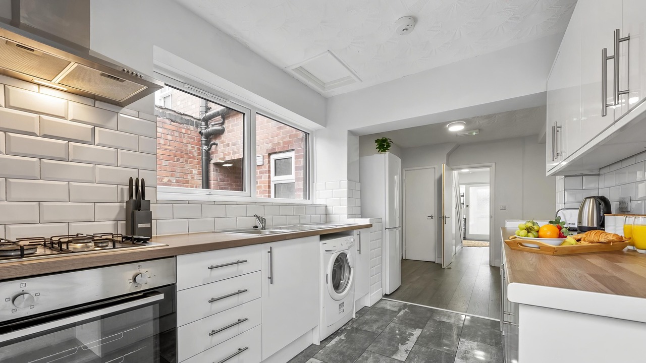 Photo of Kitchen in Leamington Spa