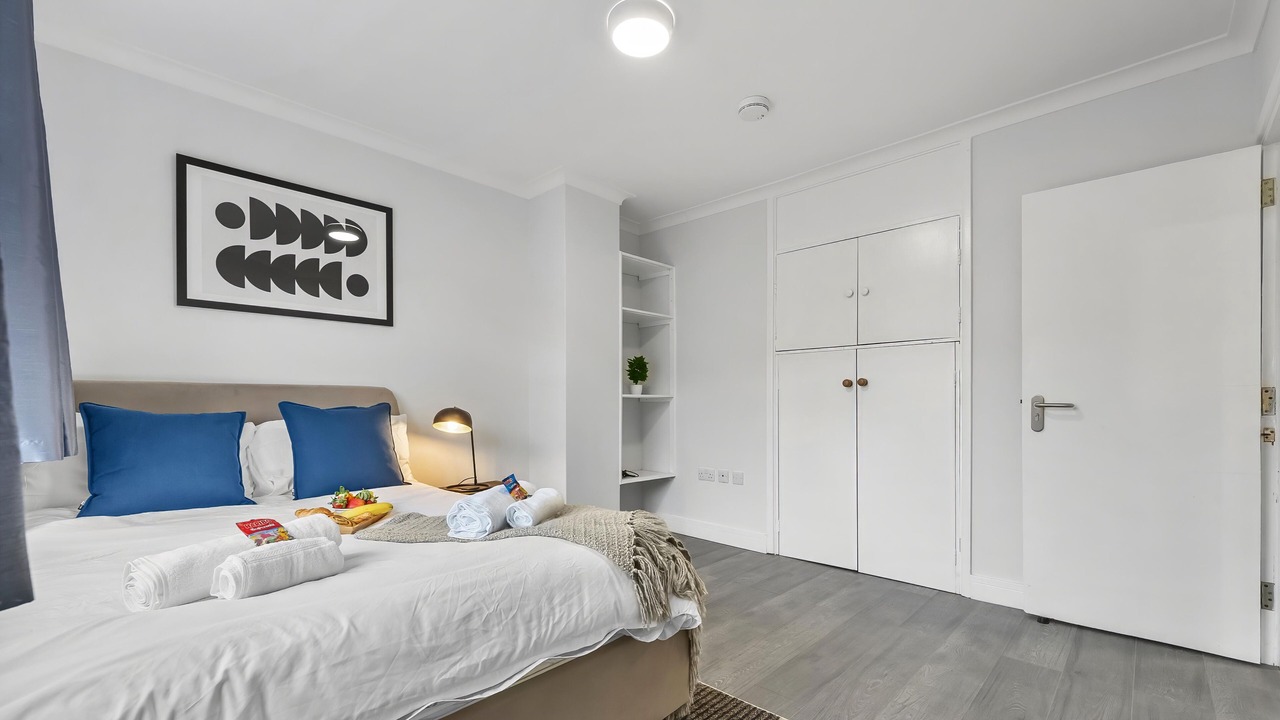 Photo of Bedroom in Leamington Spa