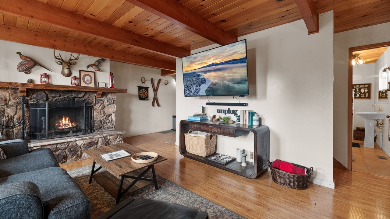 Photo of Livingroom in Running Springs