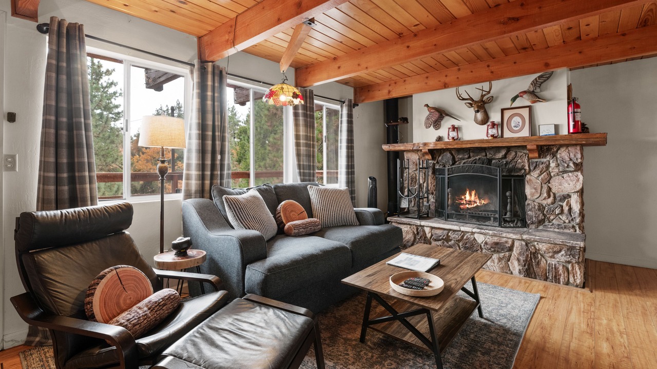 Photo of Livingroom in Running Springs