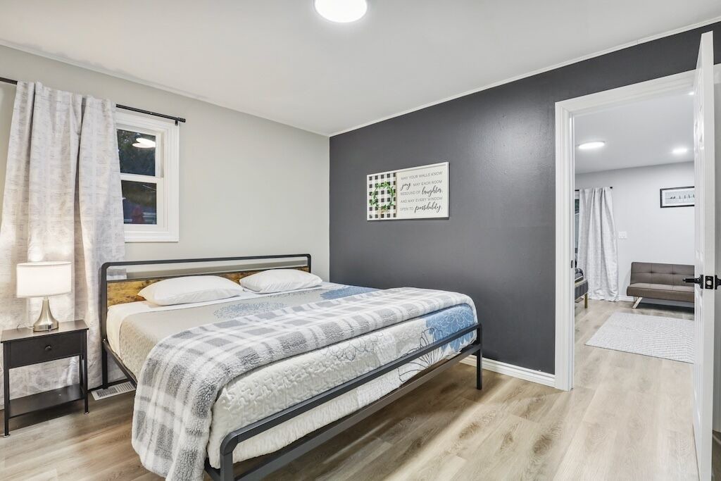 Photo of Bedroom in Rolling Meadows