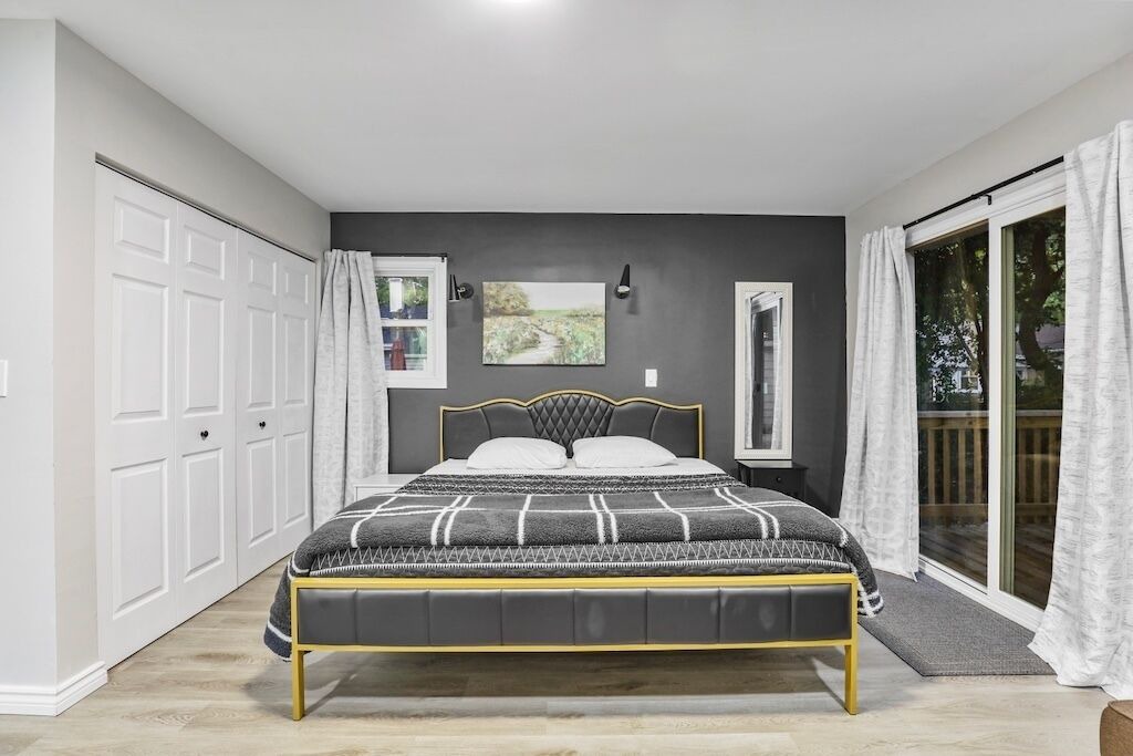 Photo of Bedroom in Rolling Meadows