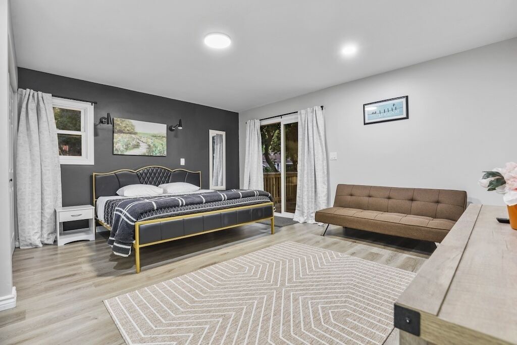 Photo of Bedroom in Rolling Meadows