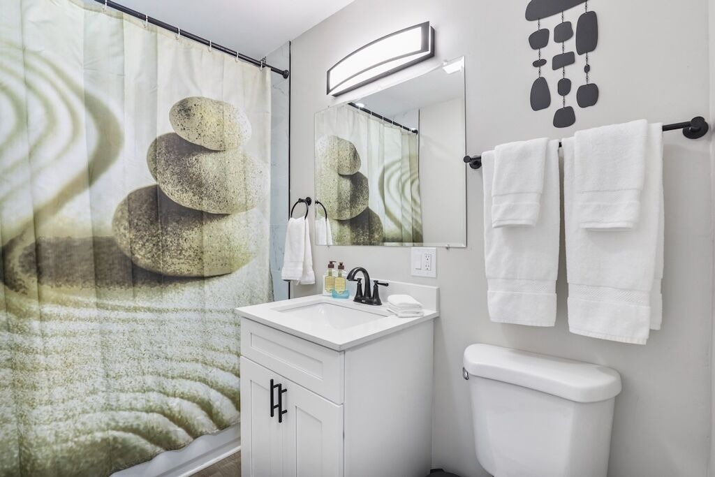 Photo of Bathroom in Rolling Meadows