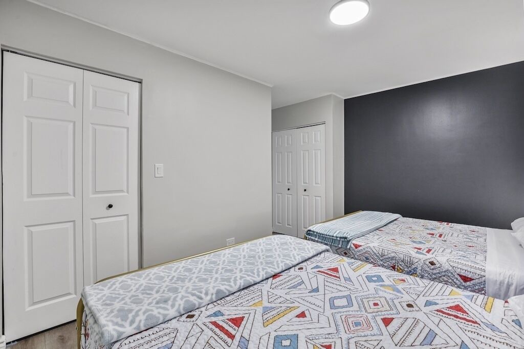 Photo of Bedroom in Rolling Meadows