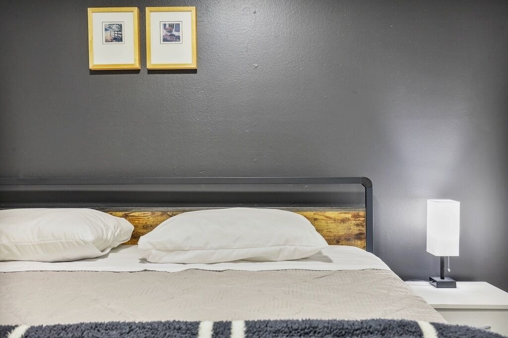 Photo of Bedroom in Rolling Meadows