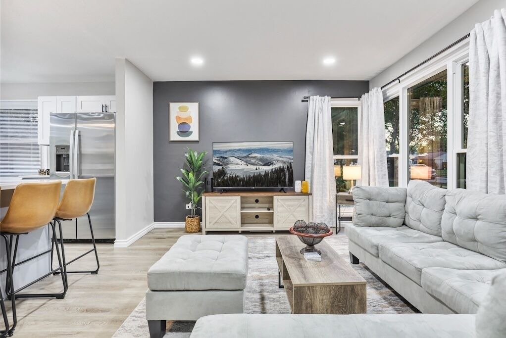 Photo of Livingroom in Rolling Meadows