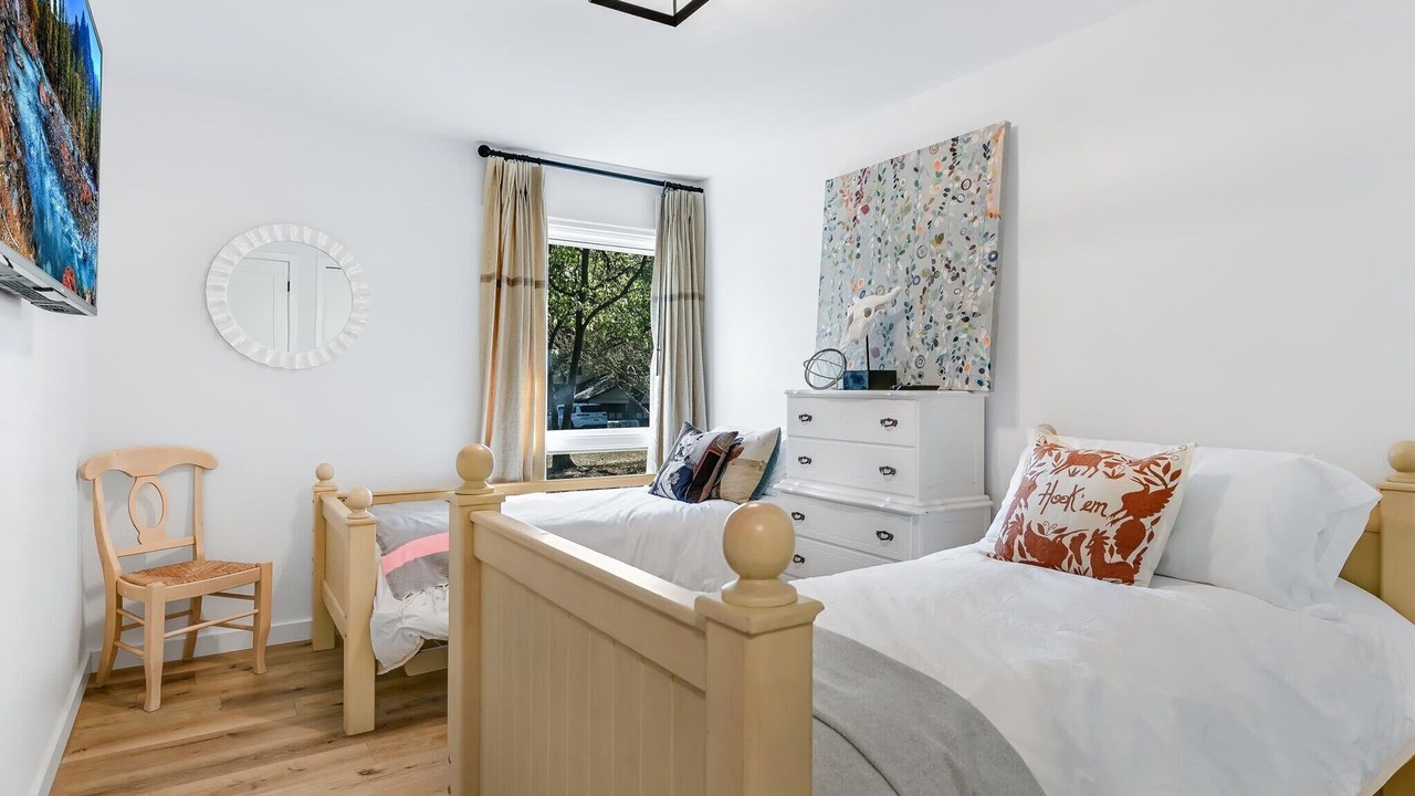 Photo of Bedroom in Forest North Estates