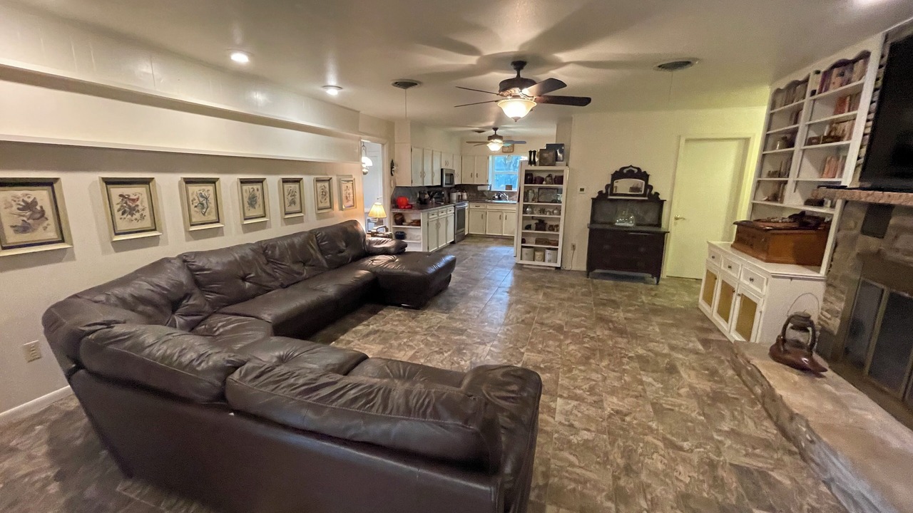 Photo of Livingroom in Granite Shoals