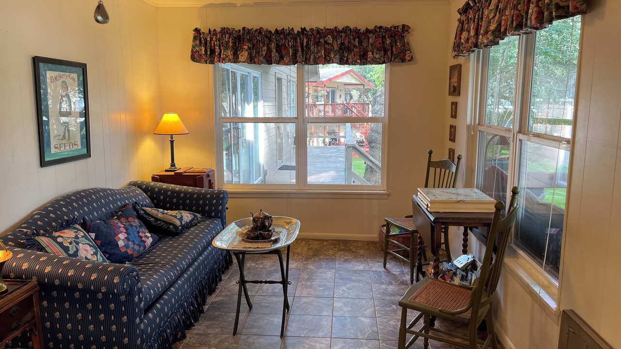 Photo of Livingroom in Granite Shoals