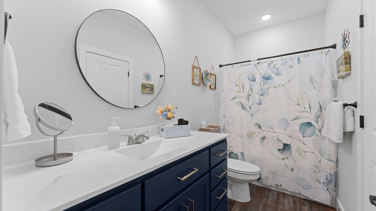 Photo of Bedroom in Hollister