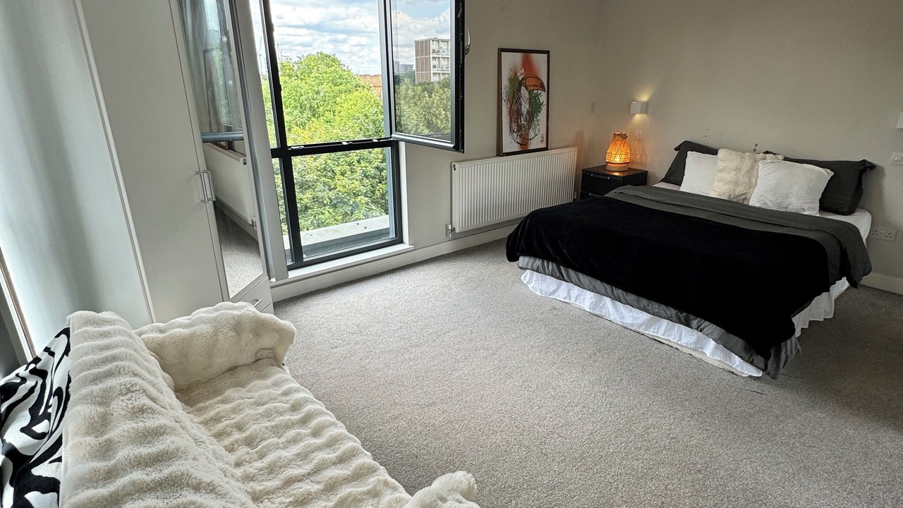 Photo of Bedroom in Bethnal Green
