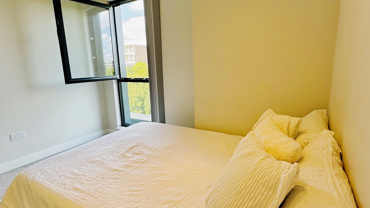 Photo of Bedroom in Bethnal Green