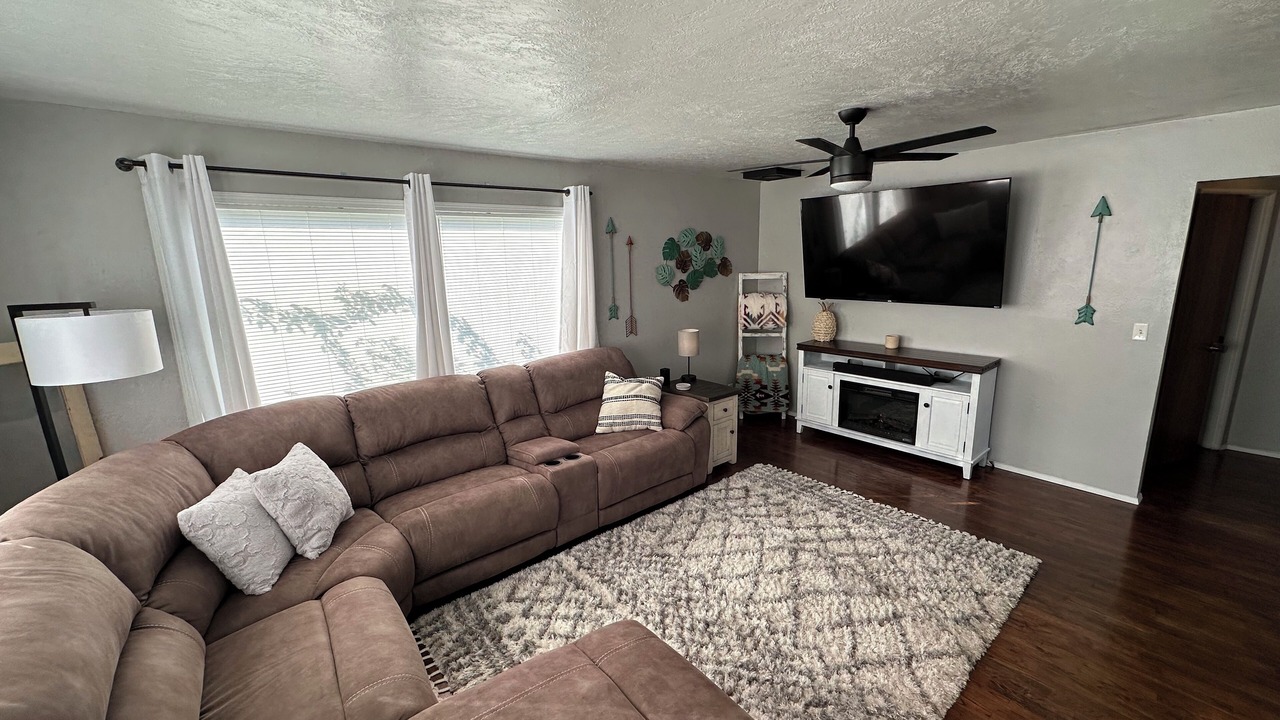 Photo of Livingroom in Pendleton