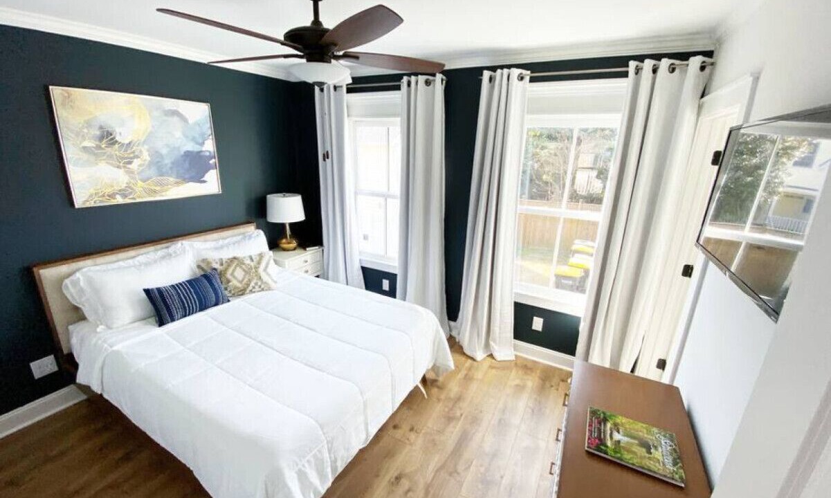 Photo of Bedroom in Historic District - North