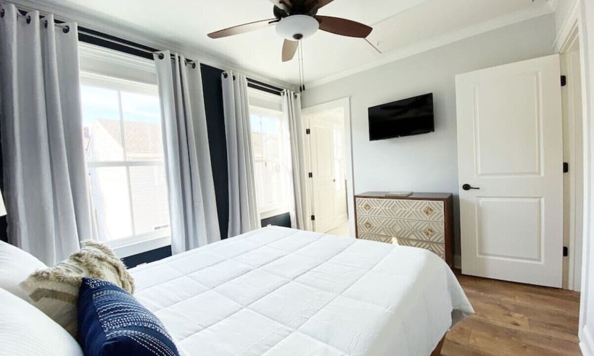 Photo of Bedroom in Historic District - North