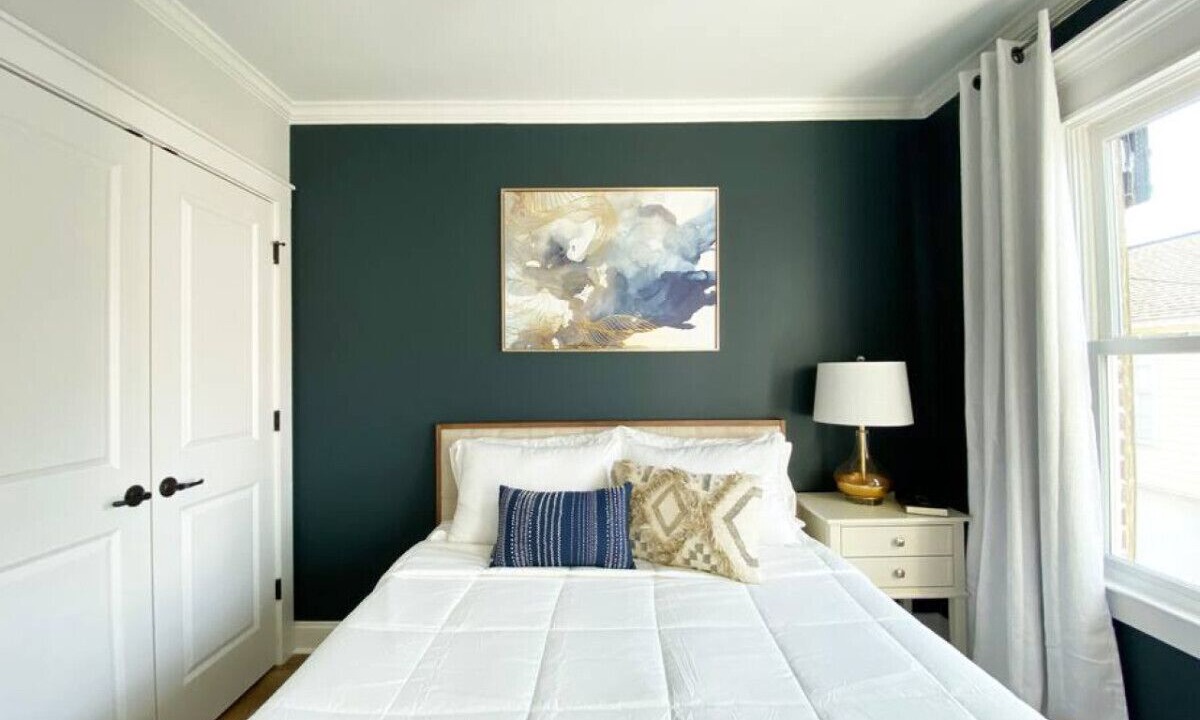Photo of Bedroom in Historic District - North