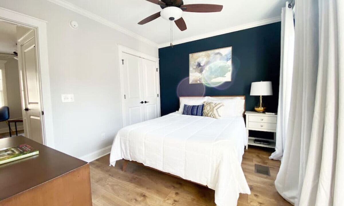 Photo of Bedroom in Historic District - North