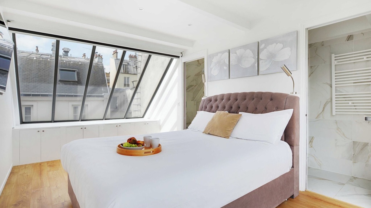 Photo of Bedroom in Pigalle