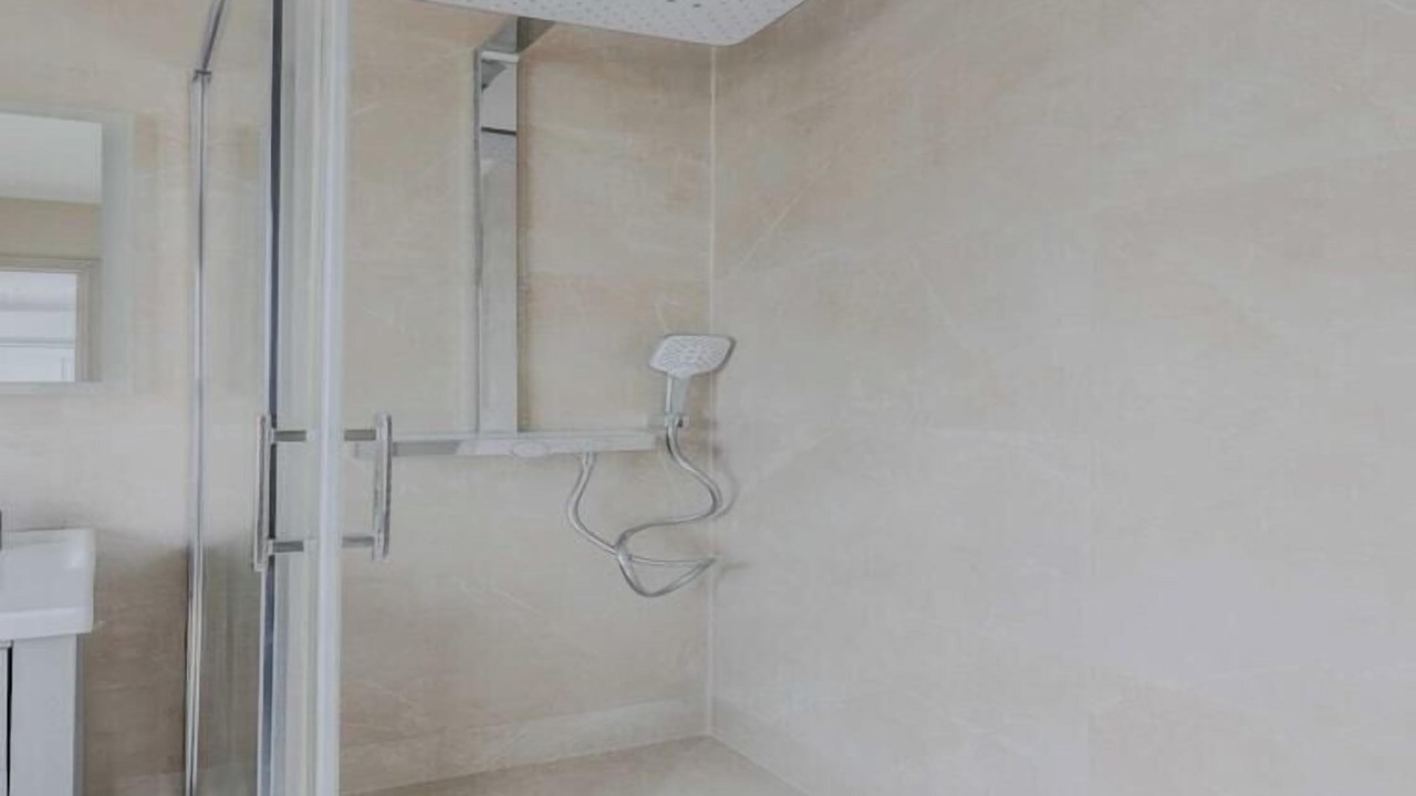 Photo of Bathroom in Quartier de la Plaine-de-Monceaux