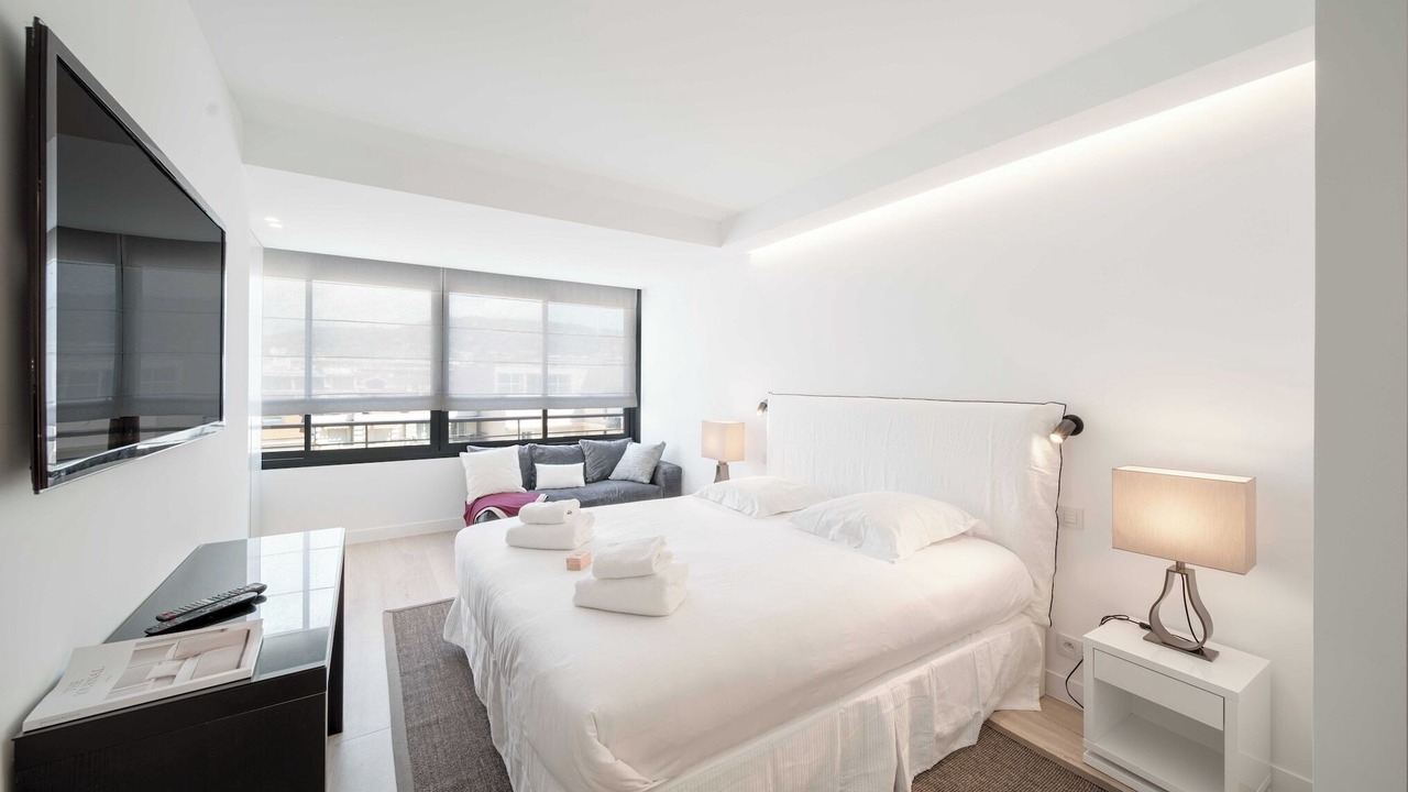 Photo of Bedroom in Cannes City Centre
