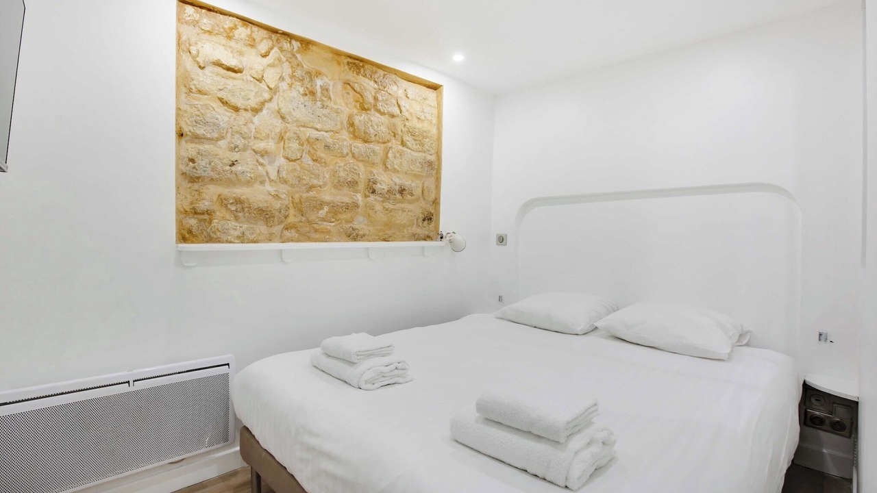 Photo of Bedroom in Arts-et-Metiers