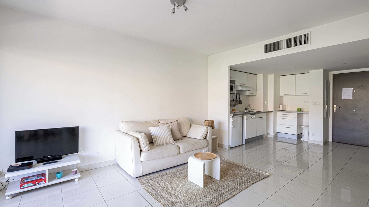 Photo of Livingroom in Prado - Republique