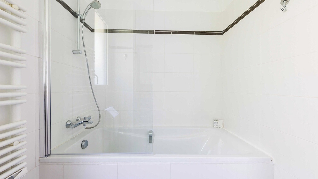Photo of Bathroom in Vanves