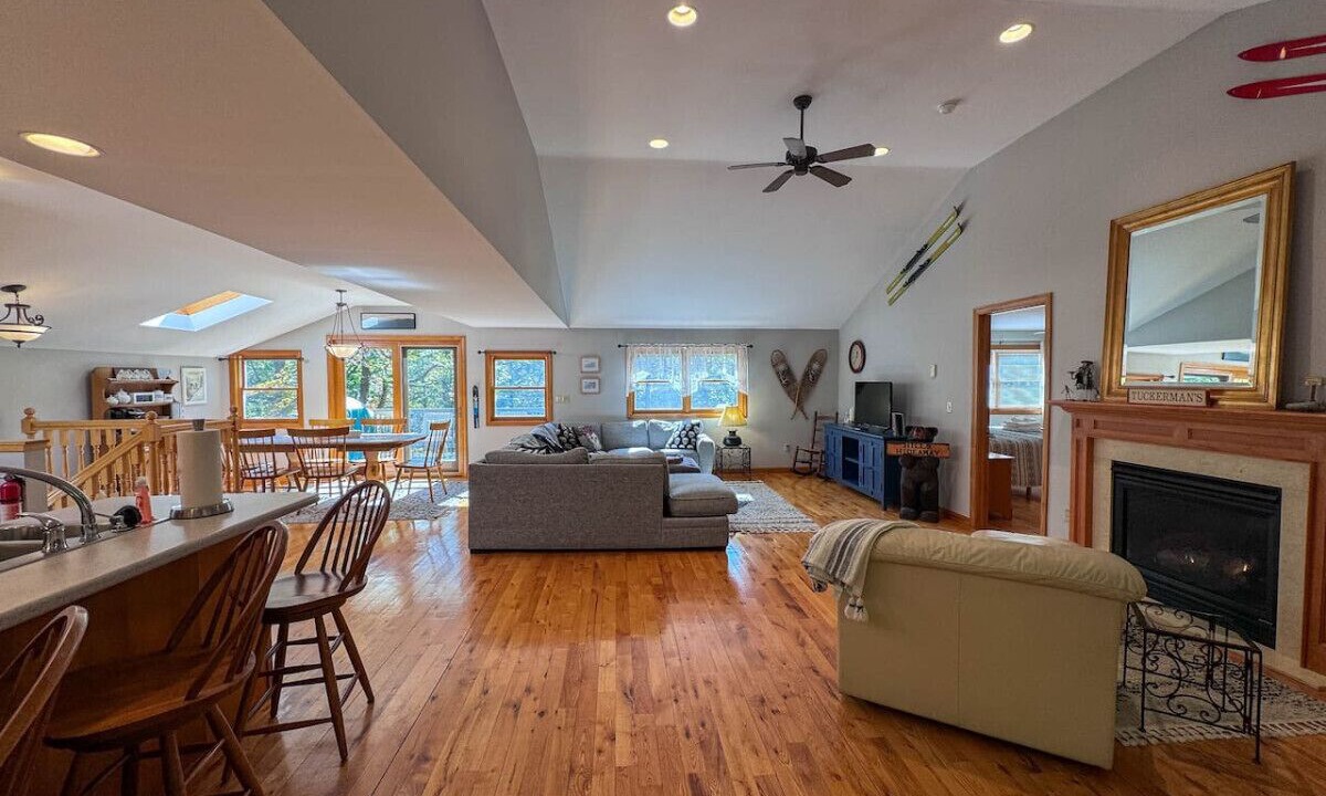 Photo of Livingroom in Birchview by the Saco