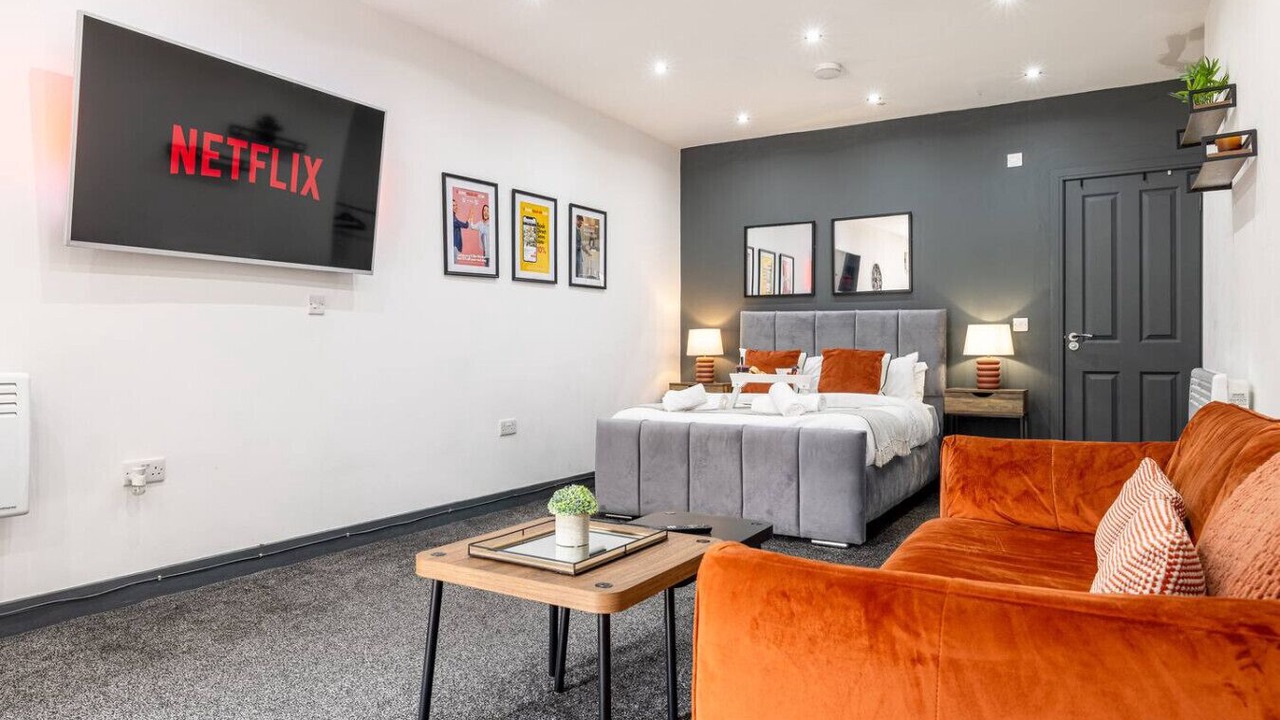 Photo of Others in Cradley