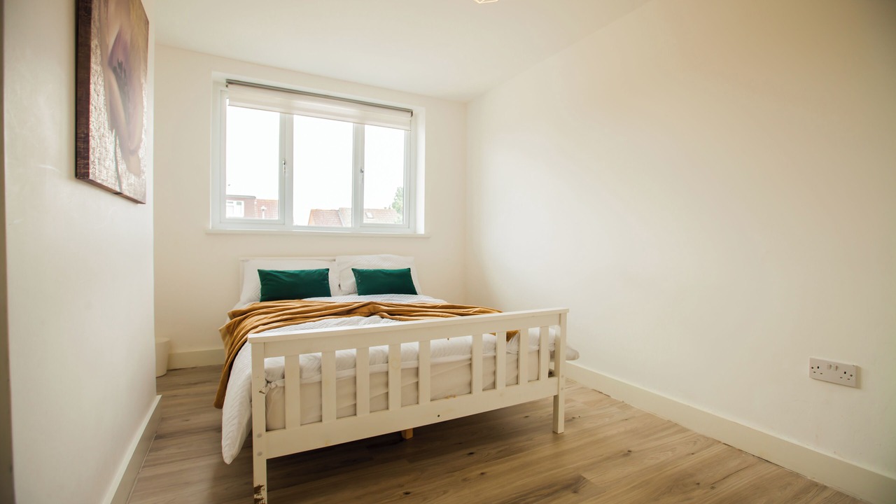 Photo of Bedroom in Coombe Hill