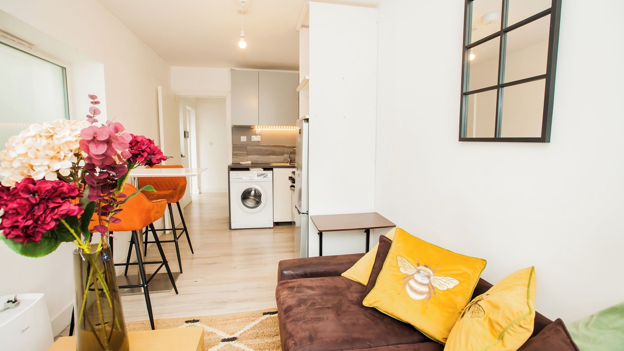 Photo of Livingroom in Coombe Hill