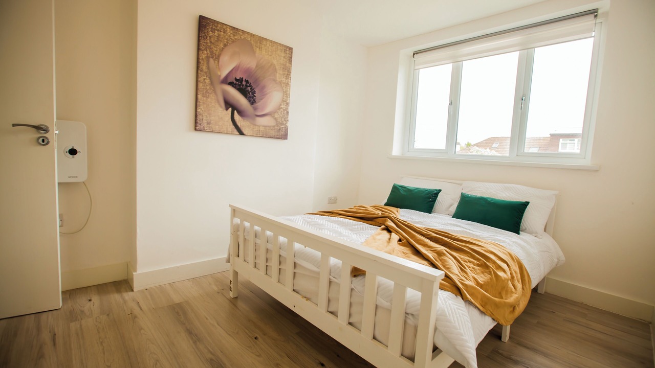 Photo of Bedroom in Coombe Hill