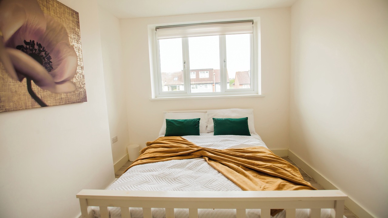 Photo of Bedroom in Coombe Hill