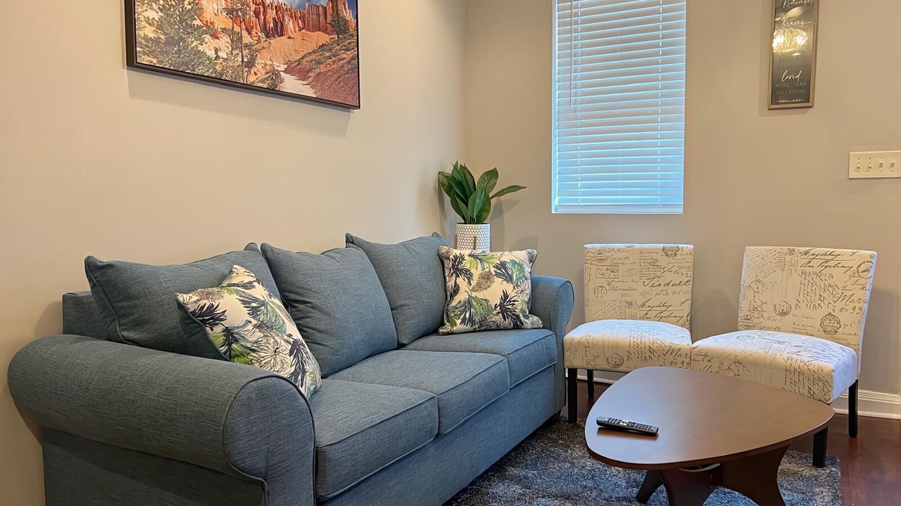Photo of Livingroom in Upper Fells Point