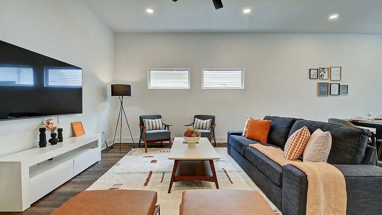 Photo of Livingroom in Fountain Square